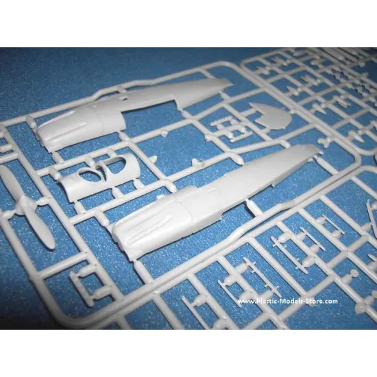 Hawker Hector British Biplane 1/72 Amodel 72194