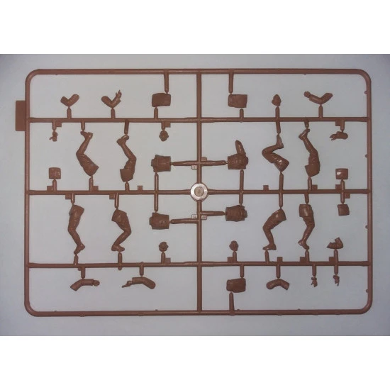 US INFANTRY IN GAS MASKS 1918 PLASTIC MODEL KIT WITH 4 FIGURES 1/35 ICM 35704