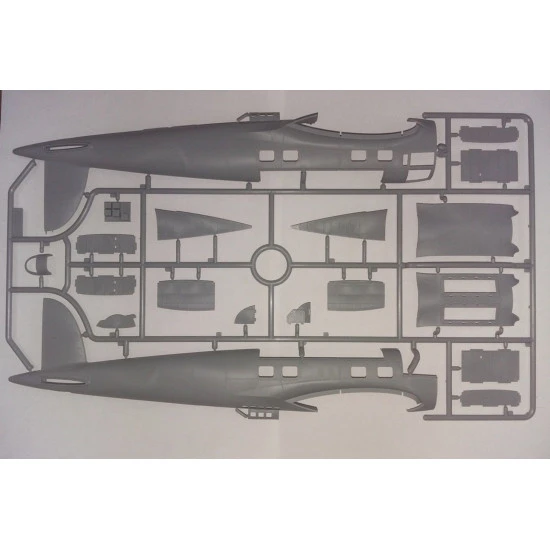 HE 111H-6 WWII GERMAN BOMBER PLASTIC MODEL BUILDING AIRPLANE KIT 1/48 ICM 48262