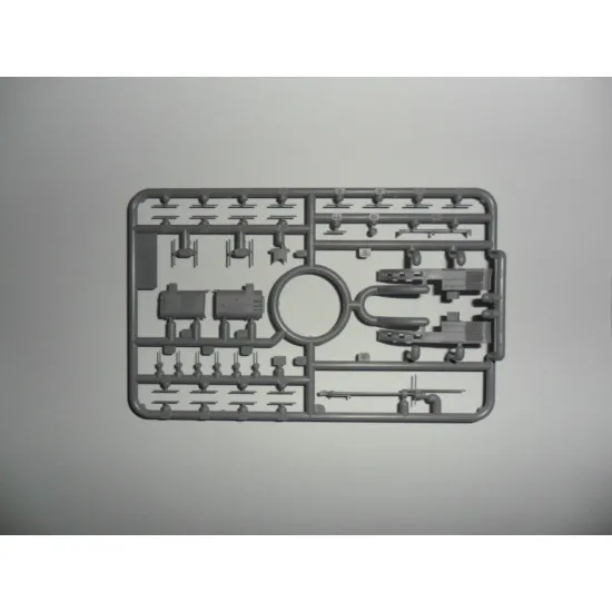 MARKGRAF WWI GERMAN BATTLESHIP 1/700 SCALE ICM S017