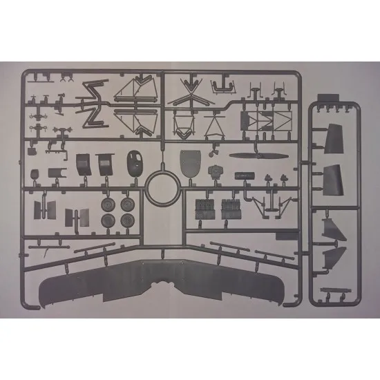 BÃœCKER BÃœ 131D, WWII GERMAN TRAINING AIRCRAFT SCALE PLASTIC MODEL 1/32 ICM 32030