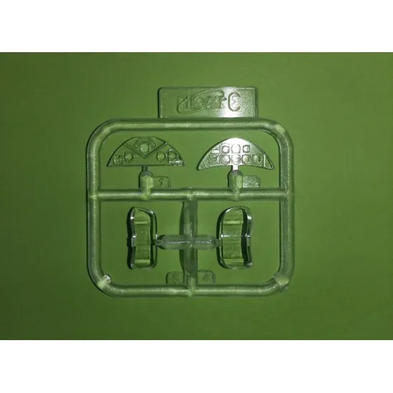 BÃœCKER BÃœ 131D, WWII GERMAN TRAINING AIRCRAFT SCALE PLASTIC MODEL 1/32 ICM 32030