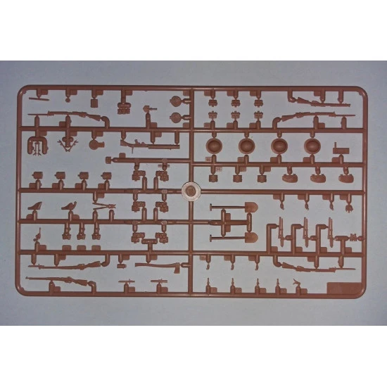 BRITISH INFANTRY IN GAS MASKS 1917 (4 FIGURES) 1/35 SCALE ICM 35703