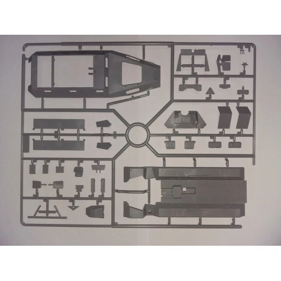 SD.KFZ.251/1 AUSF.A WWII GERMAN ARMOURED PERSONNEL CARRIER SCALE 1/35 ICM 35101