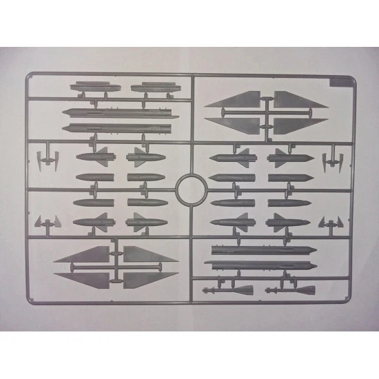 MIG-25 PD SOVIET INTERCEPTOR FIGHTER PLASTIC MODEL KIT SCALE 1/48 ICM 48903