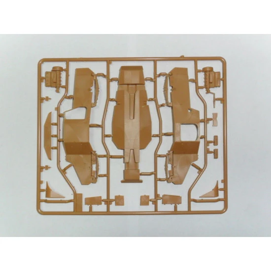 P 204 (F) WITH GERMAN ARMOURED VEHICLE CREW PLASTIC MODEL KIT 1/35 ICM 35382