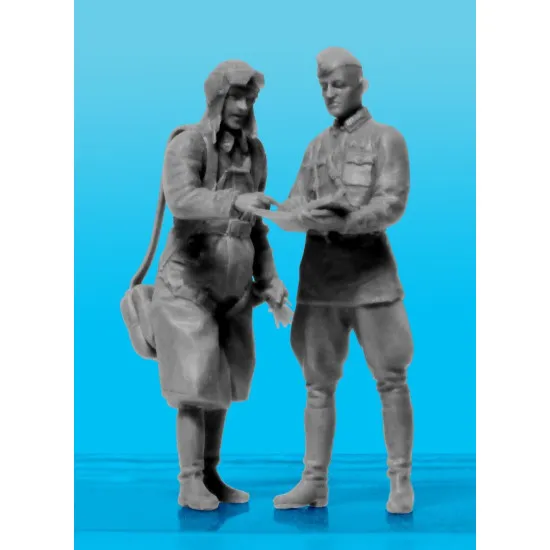 USSR AIR FORCE VVS RKKA PILOTS 1939-1942 3 FIGURES WWII 1/32 SCALE ICM 32102