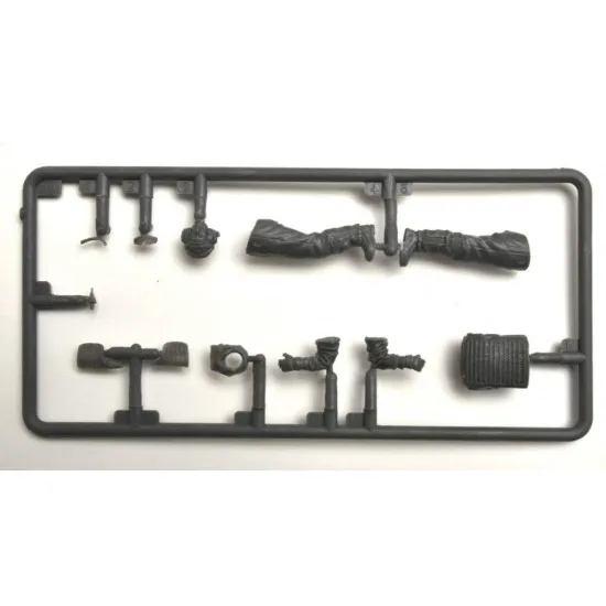 BUNDESWEHR TANK CREW - PLASTIC MODEL FIGURES KIT SCALE 1/35 MINIART 37032