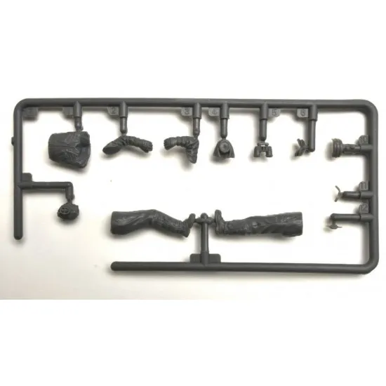 BUNDESWEHR TANK CREW - PLASTIC MODEL FIGURES KIT SCALE 1/35 MINIART 37032