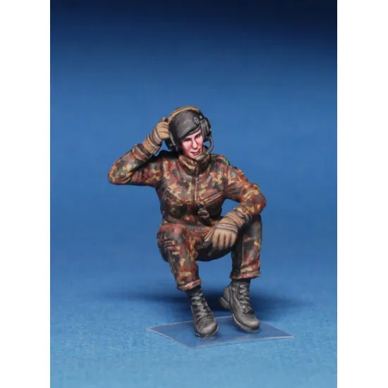 BUNDESWEHR TANK CREW - PLASTIC MODEL FIGURES KIT SCALE 1/35 MINIART 37032