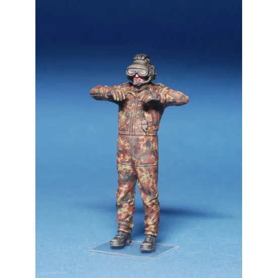 BUNDESWEHR TANK CREW - PLASTIC MODEL FIGURES KIT SCALE 1/35 MINIART 37032