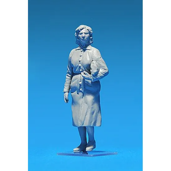 GERMAN CIVILIANS 1930s-1940s - PLASTIC MODEL KIT SCALE 1/35 MINIART 38015