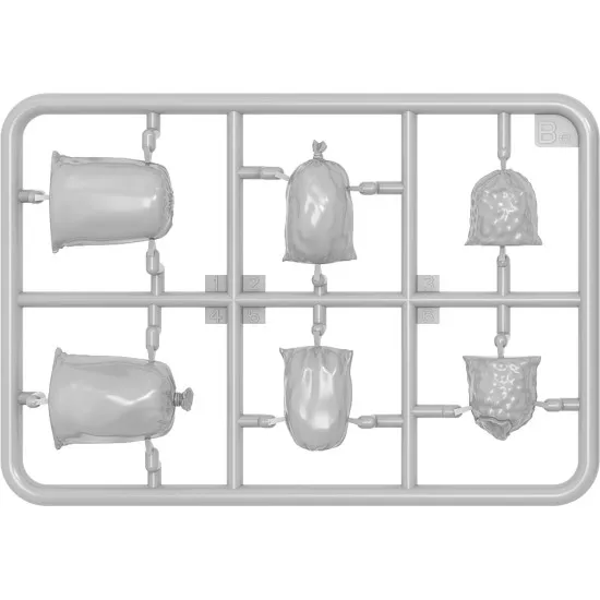 LUGGAGE SET 1930-1940s MINIART 35582 1/35 LUGGAGE SET 1930-1940s MINIART 35582 1/35