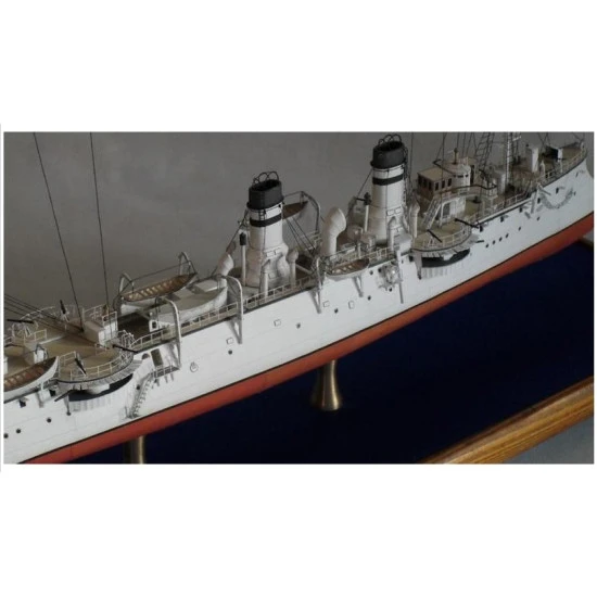 PAPER MODEL KIT MILITARY FLEET CRUISER CLASS III LAVOISIER 1/200 OREL 36