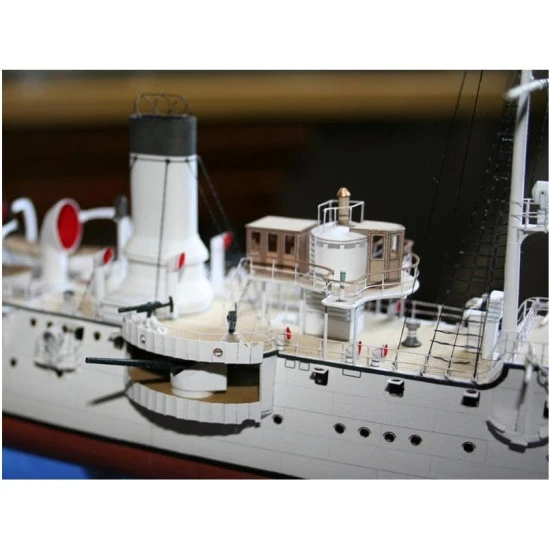 PAPER MODEL KIT MILITARY FLEET CRUISER CLASS III LAVOISIER 1/200 OREL 36