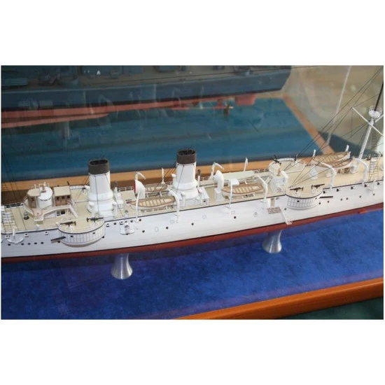 PAPER MODEL KIT MILITARY FLEET CRUISER CLASS III LAVOISIER 1/200 OREL 36
