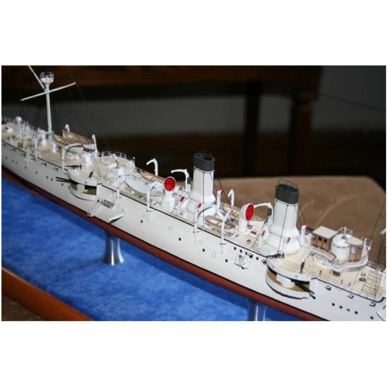 PAPER MODEL KIT MILITARY FLEET CRUISER CLASS III LAVOISIER 1/200 OREL 36