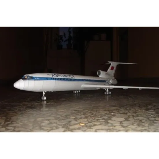 PAPER MODEL KIT CIVIL AVIATION FLYING TU-154B-2 1/100 OREL 65
