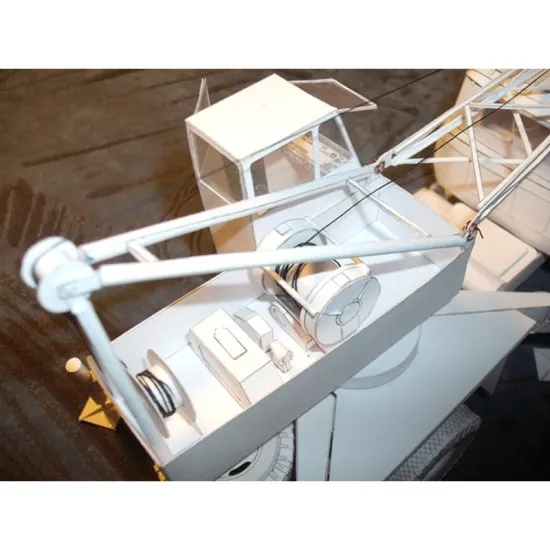 PAPER MODEL KIT CIVILIAN CARS ,CRANE KS-2561D BASED ON THE ZIL-130 1/25 OREL 73