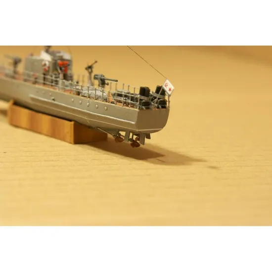 PAPER MODEL KIT MILITARY FLEET MINESWEEPER T-407 MINE AND MO-4 1/200 OREL 99