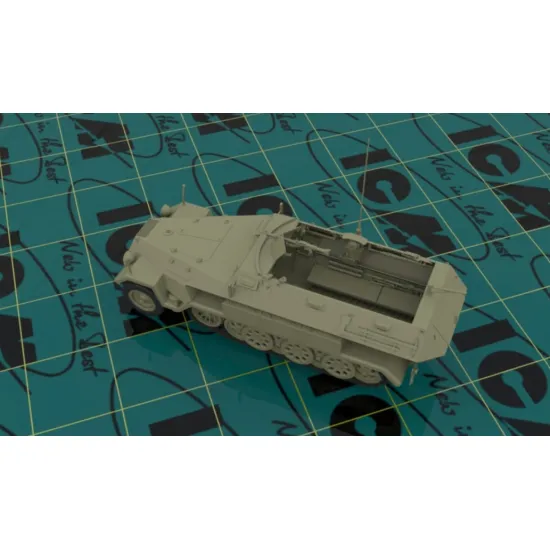 Us Stock Icm 35103 Sd.kfz.251/1 Ausf.a With German Infantry 1/35 Scale Plastic Model Kit
