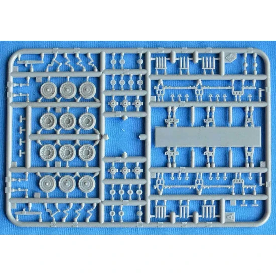 FV-601 SALADIN ARMOURED CAR - ACE 72435 SCALE 1/72