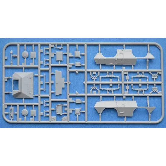 ACE 72431 - COMMANDO ARMORED CAR V-100 XM-706 E1 RECONNAISSANCE PATROL VEHICLE
