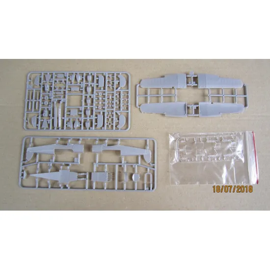 PERCIVAL VEGA GULL CIVIL SERVICE (PE PARTS, MASK) 1/72 DORA WINGS 72002