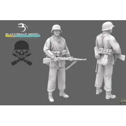 Black Snake Waffen-02 1/35 German Waffen Soldier Resin Figure Kit