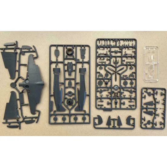 Clear Prop CP72014 - 1/72, La-5 early version scale model kit, Length 121 mm