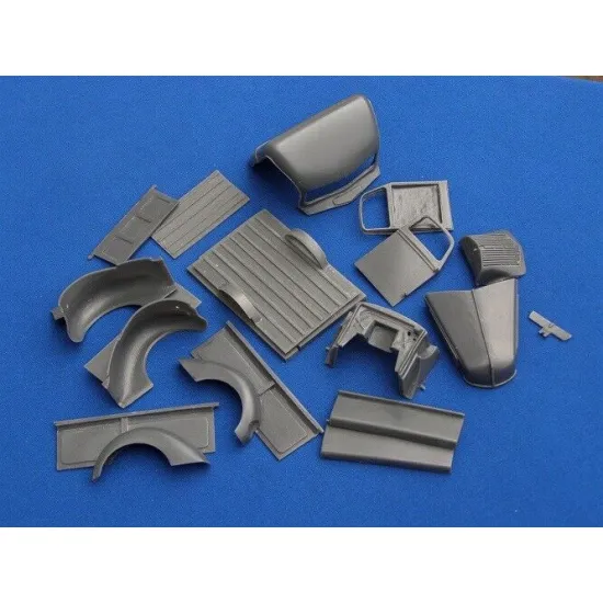 Dnepro Model DM3587 - 1/35, 1941 Ford 0,75 t Pickup, Full set parts of truck