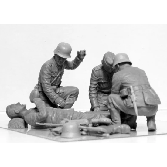 Icm 35620 1/35 German Military Medical Staff During The Other World War Plastic Figures Kit