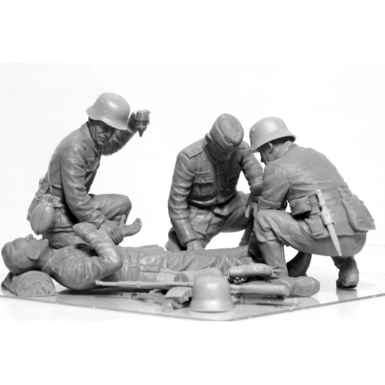 Icm 35620 1/35 German Military Medical Staff During The Other World War Plastic Figures Kit