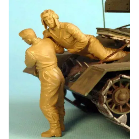 Master Box 3532 1/35 Russian Tank Crew Kursk 1943 4 Figures Model Kit