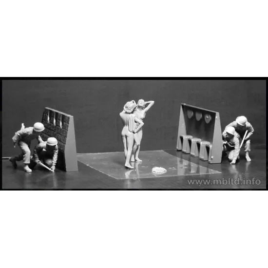 Us Stock Us And German Paratroopers, The South Of Europe 1/35 Master Box 35157