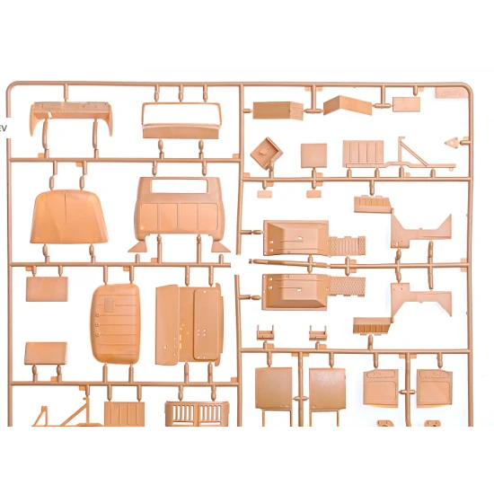 THE SOVIET ARMY VEHICLE ZIL-131 1/35 ICM 35517