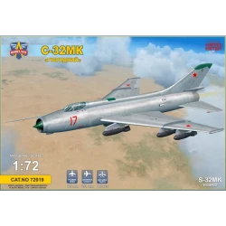 SUKHOI S-32MK SOVIET BOMBER 1/72 MODELSVIT 72019