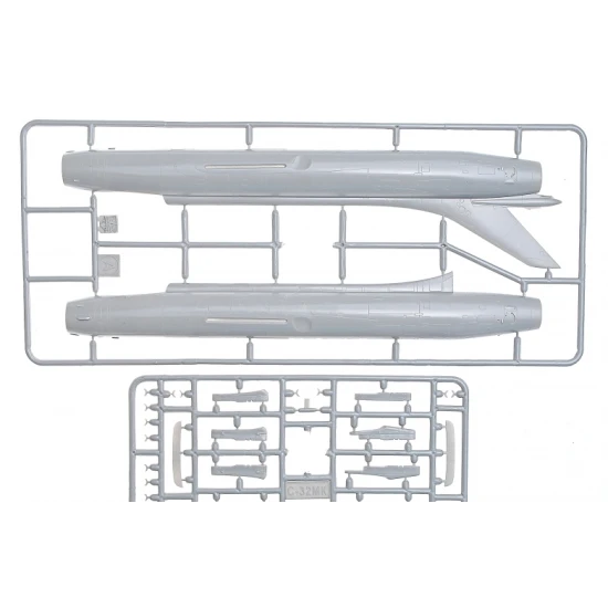 SUKHOI S-32MK SOVIET BOMBER 1/72 MODELSVIT 72019