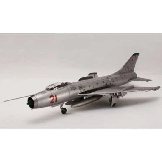 SUKHOI SU-7 SOVIET FIGHTER 1/72 MODELSVIT 72007