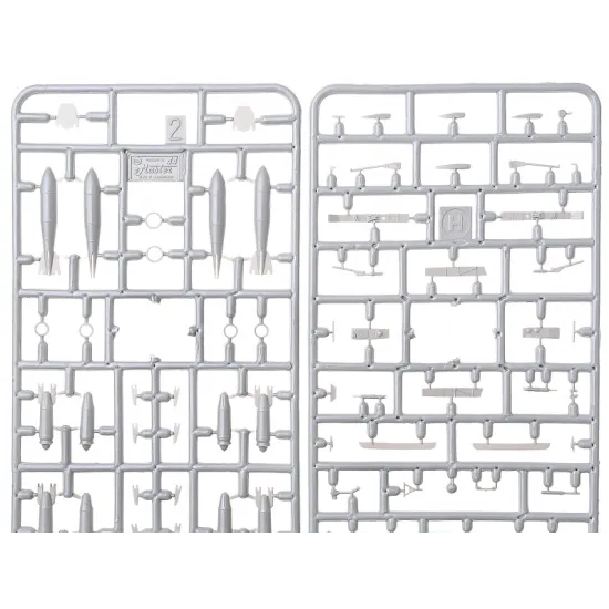 SUKHOI SU-17 FIGHTER-BOMBER 1/72 MODELSVIT 72018