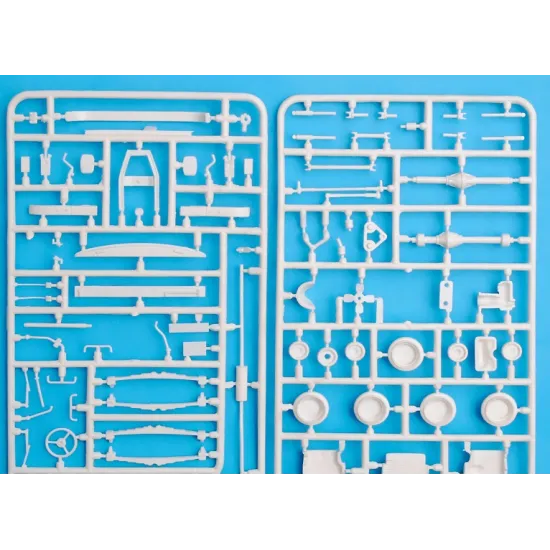 UAZ-452D GOLOVASTIK 1/35 AMG 35403 UAZ-452D GOLOVASTIK 1/35 AMG 35403