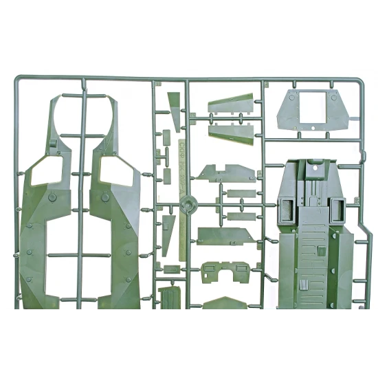 BTR-152 WITH DSHK MACHINE-GUN 1/35 SKIF 240