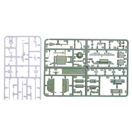 BTR-152 WITH DSHK MACHINE-GUN 1/35 SKIF 240