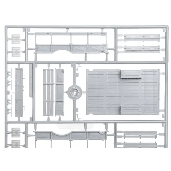 GAZ-66, COMMAND POST VEHICLE R-142N 1/35 EASTERN EXPRESS 35137