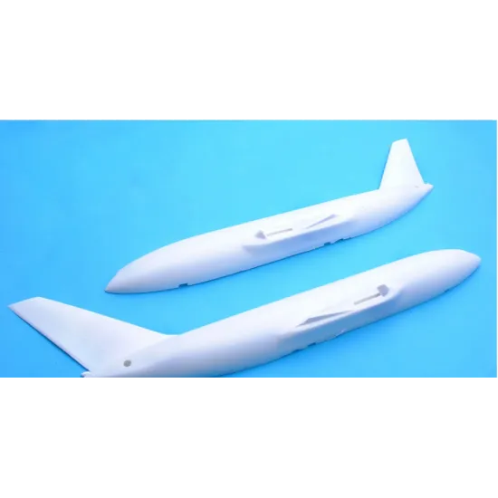 ILYUSHIN IL-96-300PU PRESIDENTIAL AIRLINER 1/144 EASTERN EXPRESS 14406