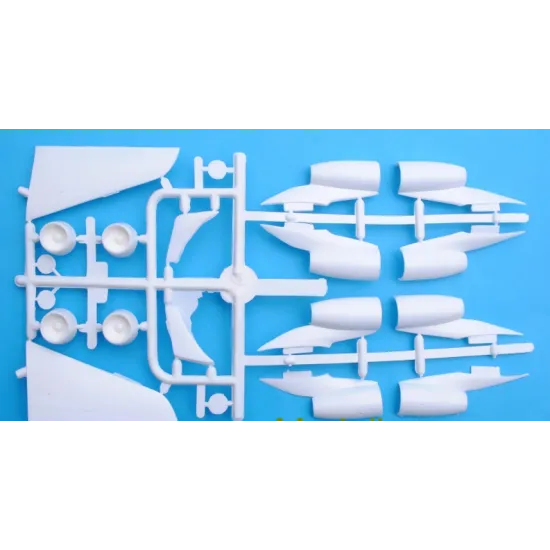 ILYUSHIN IL-96-300PU PRESIDENTIAL AIRLINER 1/144 EASTERN EXPRESS 14406