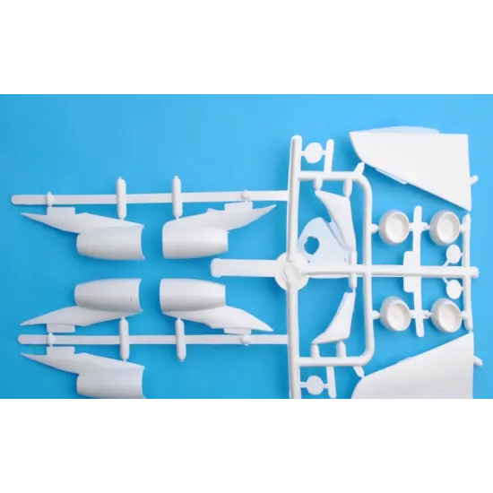 ILYUSHIN IL-96-300 AEROFLOT AIRLINER 1/144 EASTERN EXPRESS 14410